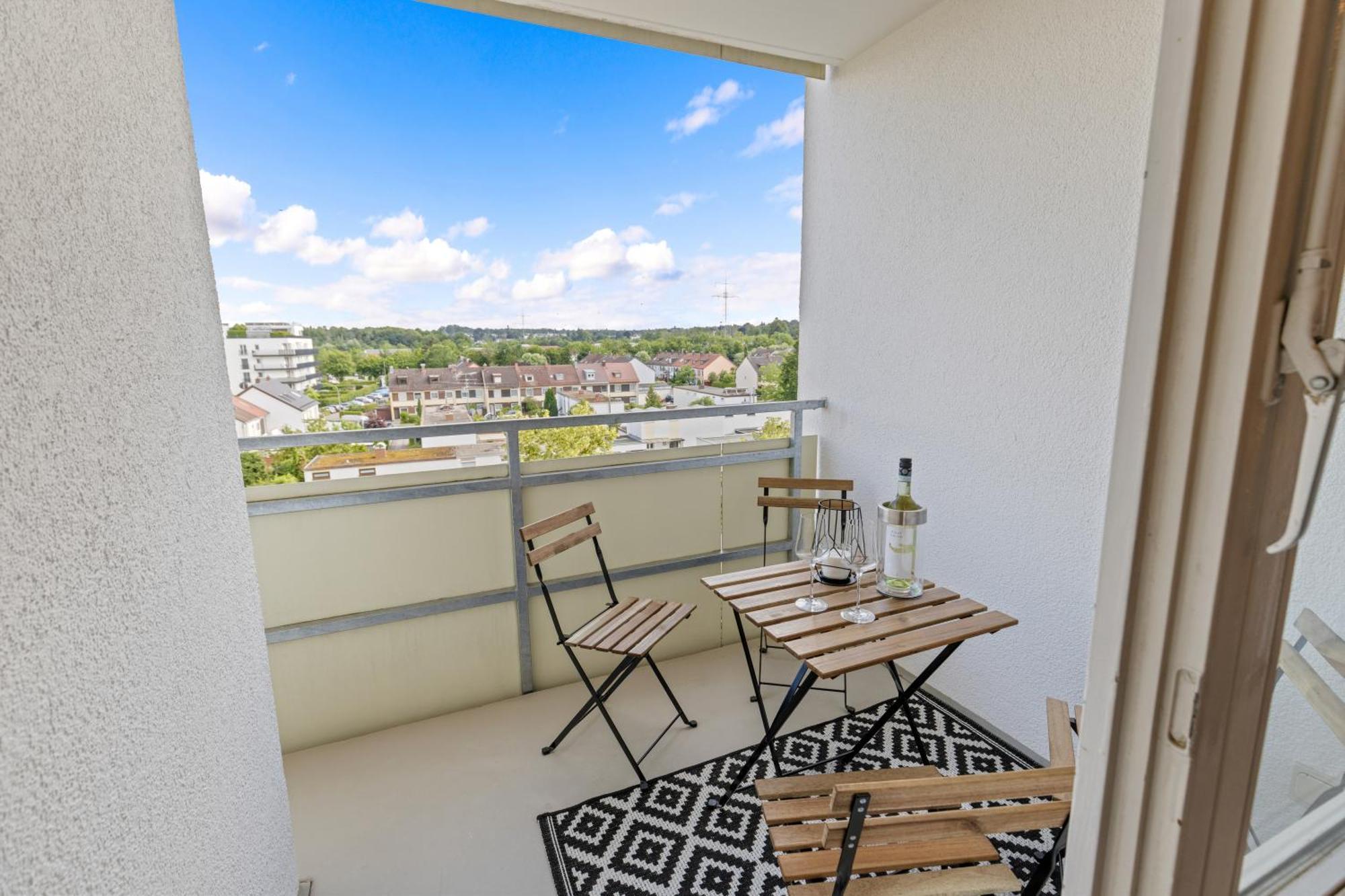 Sonniges City-Apartment Mit Suedbalkon Und Parklatz Neusass Eksteriør billede